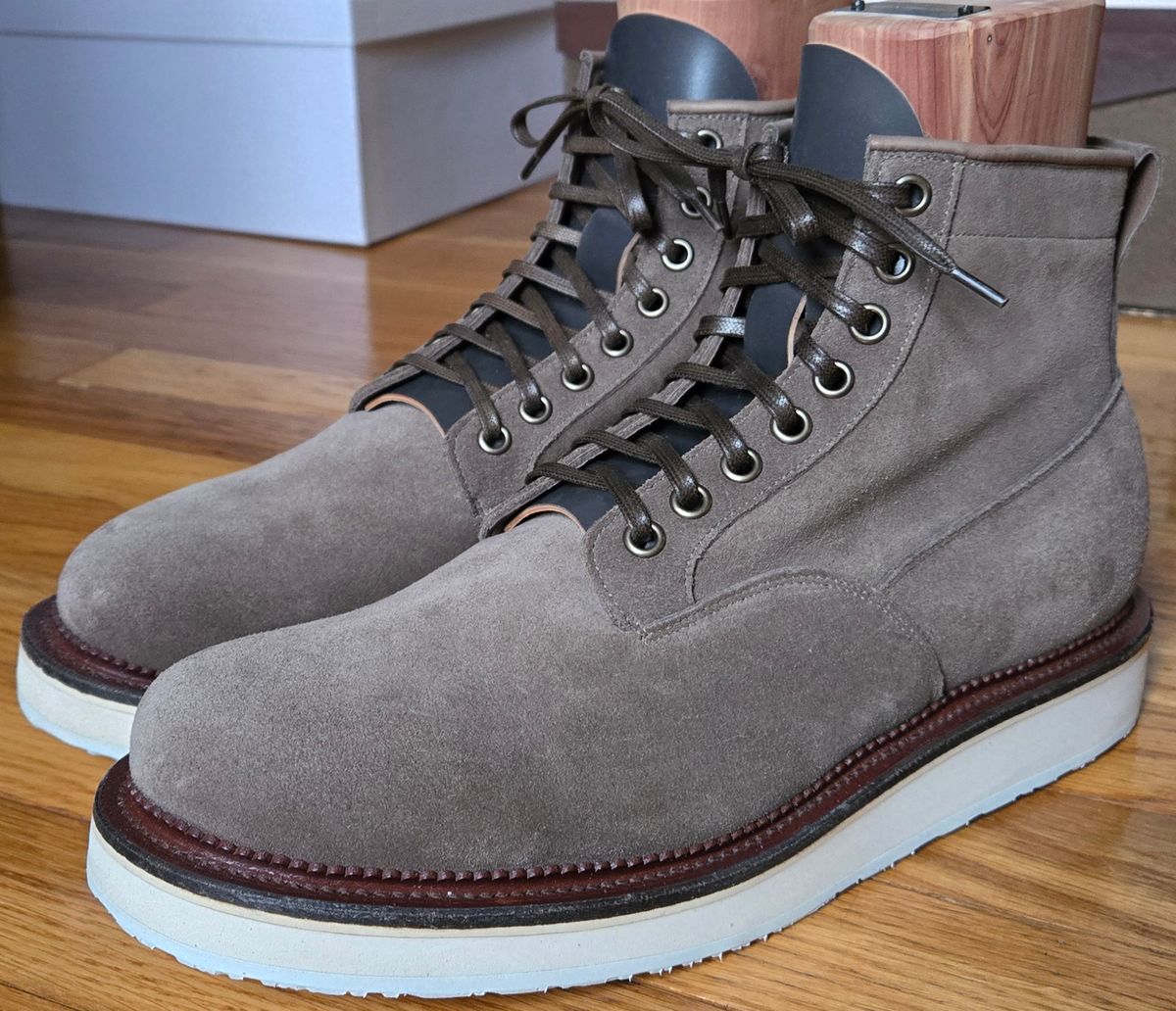 Photo by chuligani on November 13, 2025 of the Viberg Scout Boot in C.F. Stead Fog Janus Calf Suede.