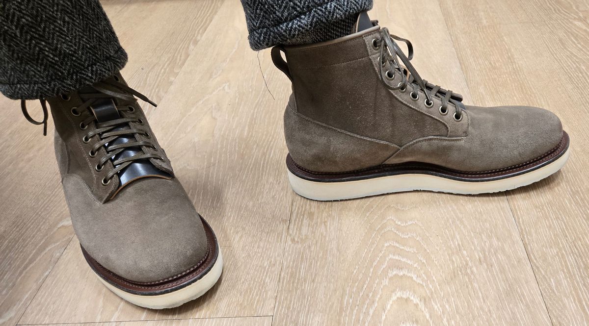 Photo by chuligani on December 9, 2025 of the Viberg Scout Boot in C.F. Stead Fog Janus Calf Suede.
