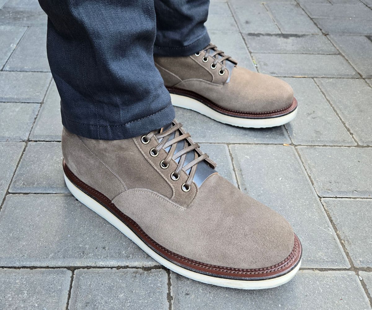 Photo by chuligani on April 26, 2026 of the Viberg Scout Boot in C.F. Stead Fog Janus Calf Suede.