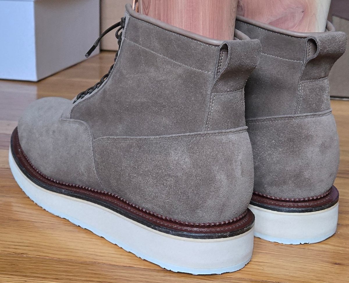 Photo by chuligani on November 13, 2025 of the Viberg Scout Boot in C.F. Stead Fog Janus Calf Suede.