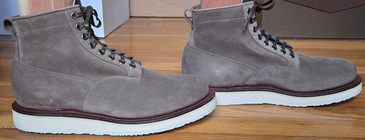 Photo by chuligani on November 13, 2025 of the Viberg Scout Boot in C.F. Stead Fog Janus Calf Suede.
