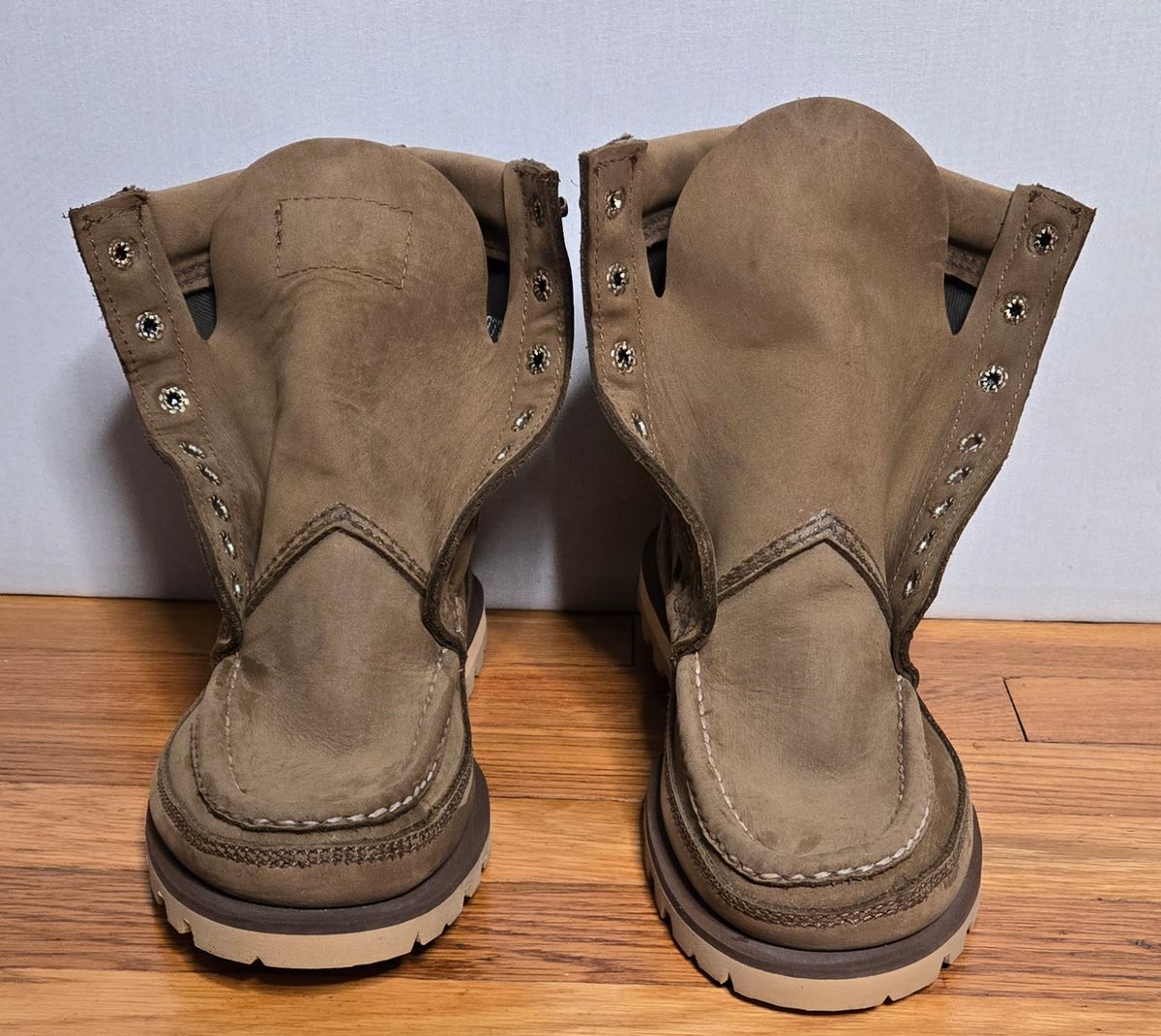Photo by chuligani on May 30, 2026 of the Russell Moccasin Co. Joe's PH in S.B. Foot Sage Chamois & Olive Twill.