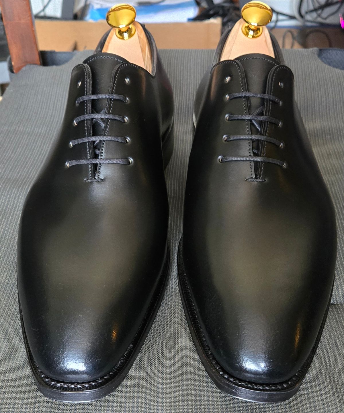 Photo by chuligani on June 6, 2025 of the Carmina Wholecut 910 in Horween Black Shell Cordovan.