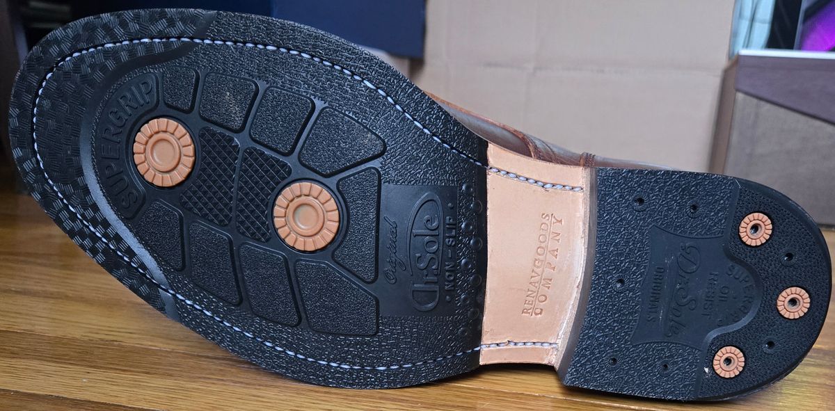 Photo by chuligani on October 2, 2025 of the Renav ISN - 106 in Horween Cognac Aspen.