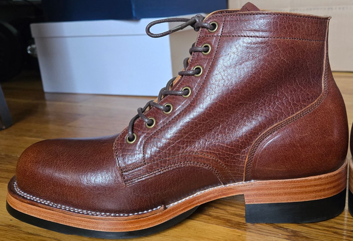 Photo by chuligani on October 2, 2025 of the Renav ISN - 106 in Horween Cognac Aspen.