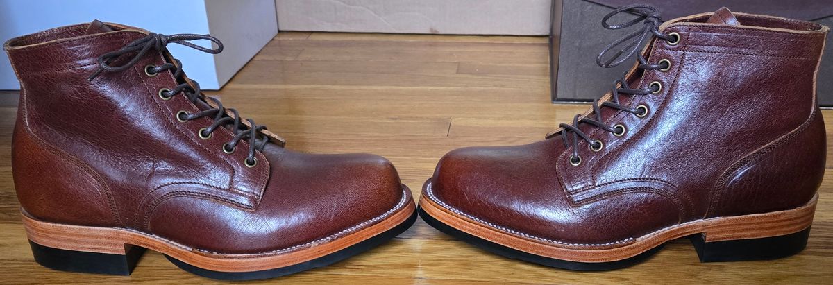 Photo by chuligani on October 2, 2025 of the Renav ISN - 106 in Horween Cognac Aspen.