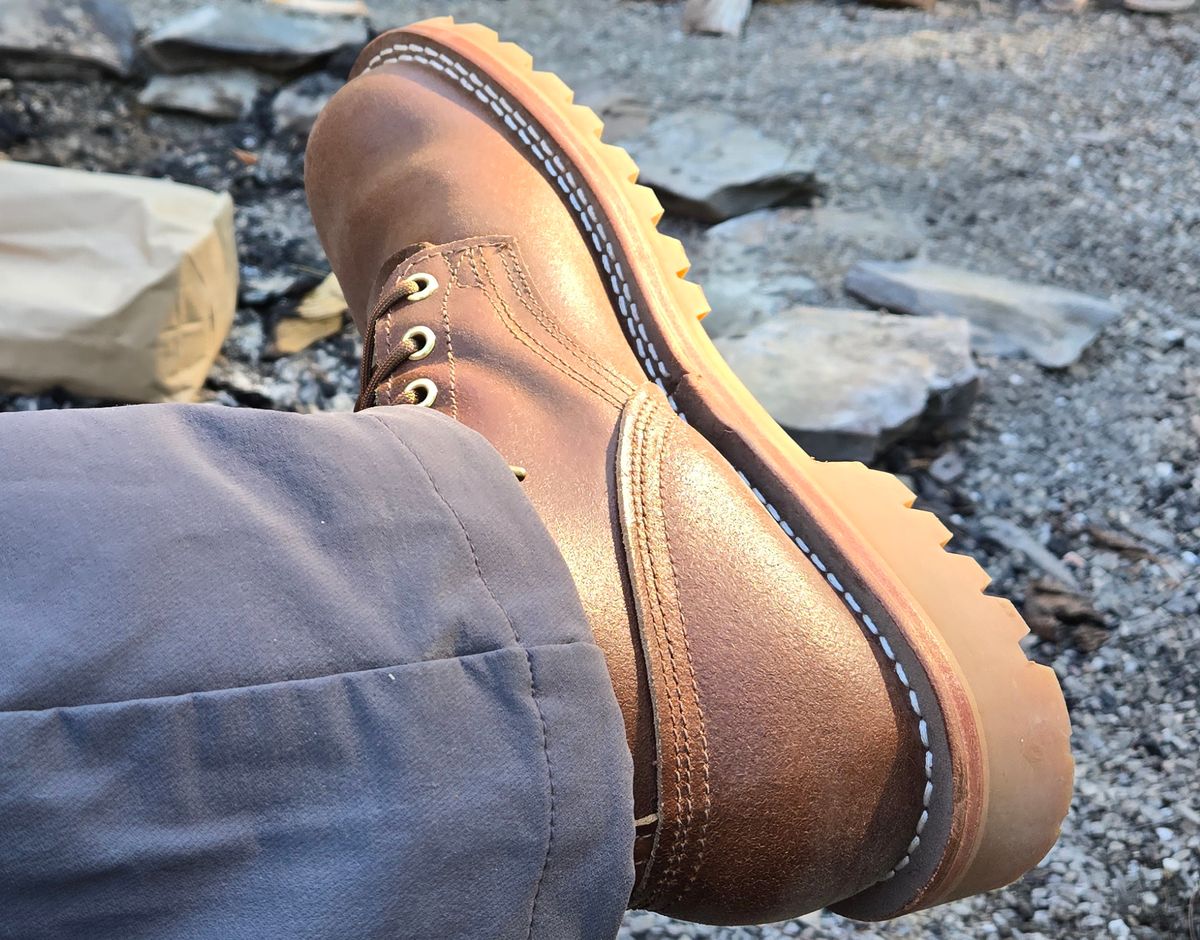Photo by chuligani on October 5, 2025 of the Nicks Strider in Horween Ember Waxed Flesh.