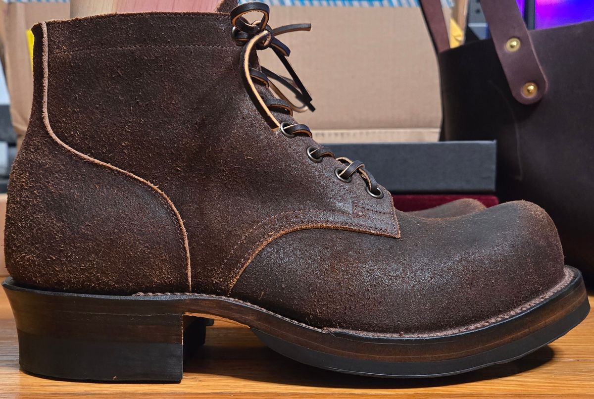 Photo by chuligani on February 16, 2026 of the Viberg Service Boot in Horween Washed Waxed Flesh Brown.