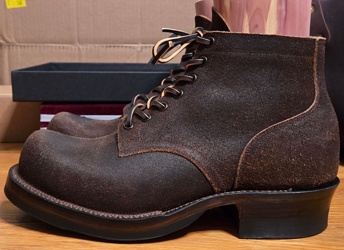 Photo by chuligani on February 16, 2026 of the Viberg Service Boot in Horween Washed Waxed Flesh Brown.