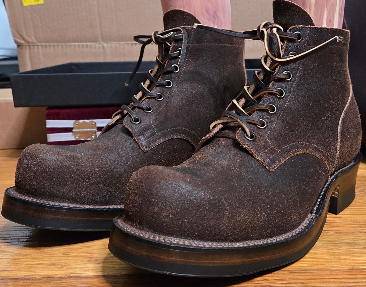 Photo by chuligani on February 16, 2026 of the Viberg Service Boot in Horween Washed Waxed Flesh Brown.