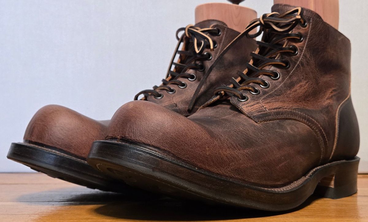 Photo by chuligani on April 29, 2026 of the Viberg Service Boot in Horween Rowdy Dachshund.