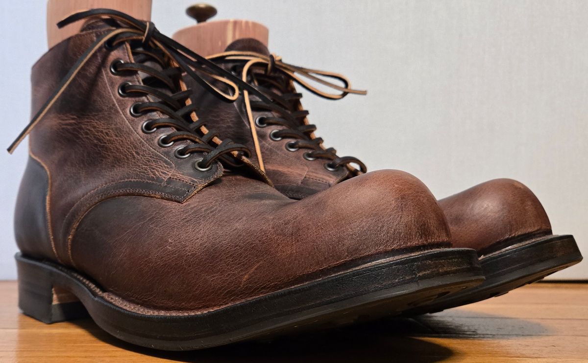 Photo by chuligani on April 29, 2026 of the Viberg Service Boot in Horween Rowdy Dachshund.