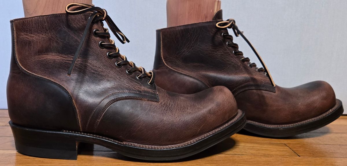Photo by chuligani on April 29, 2026 of the Viberg Service Boot in Horween Rowdy Dachshund.