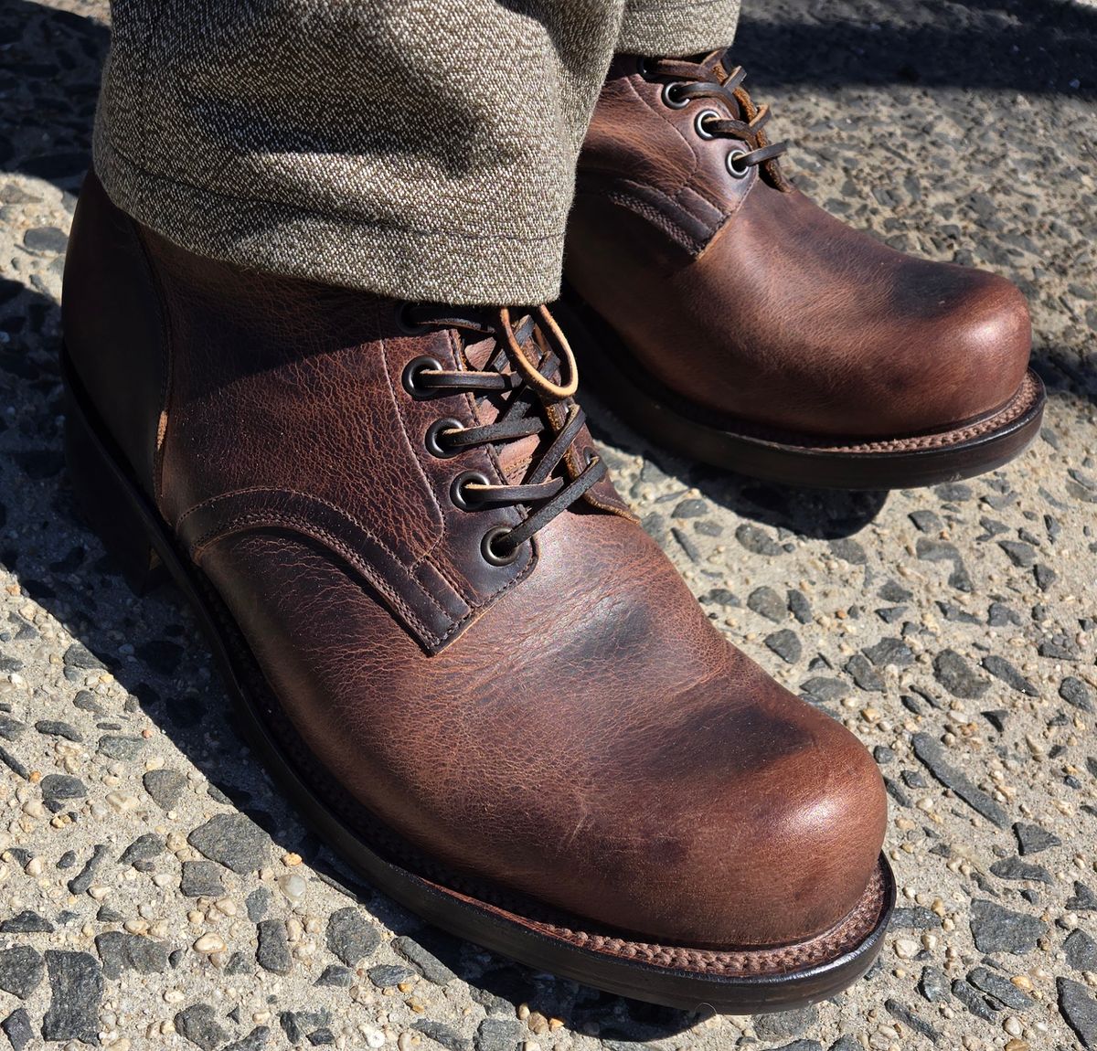 Photo by chuligani on May 1, 2026 of the Viberg Service Boot in Horween Rowdy Dachshund.