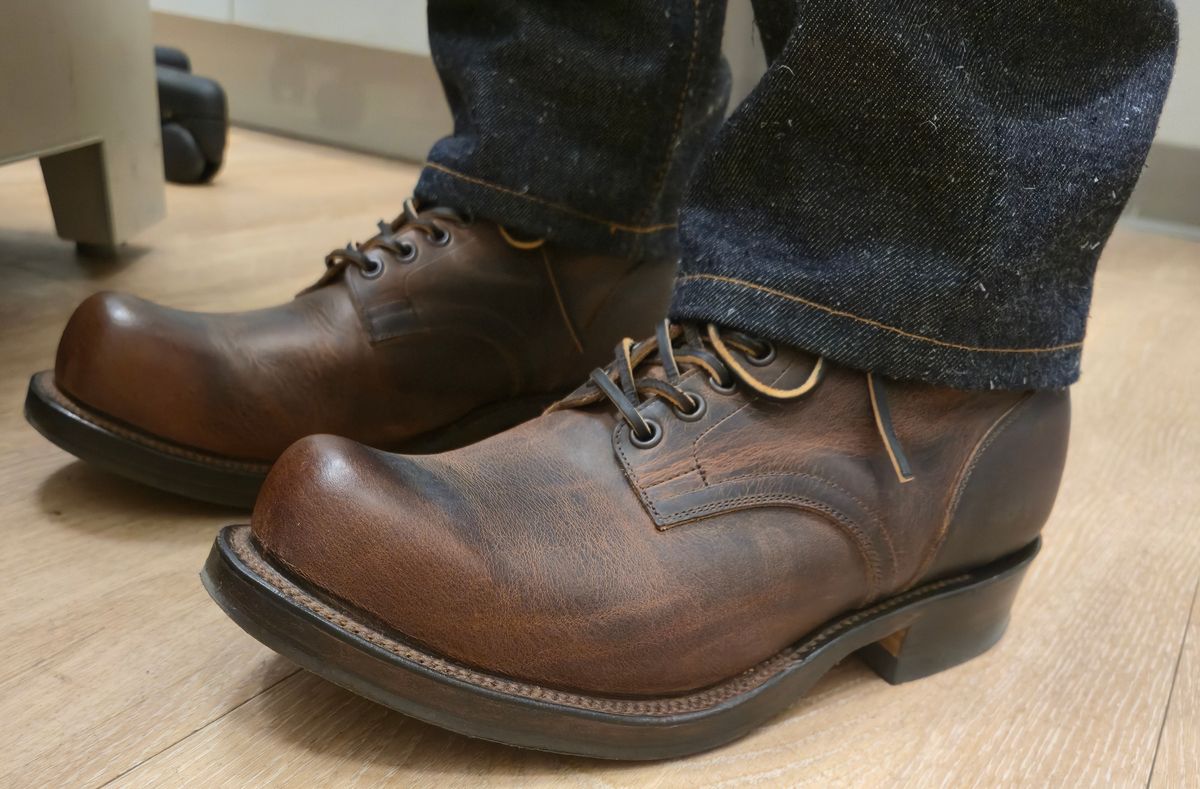 Photo by chuligani on June 30, 2026 of the Viberg Service Boot in Horween Rowdy Dachshund.