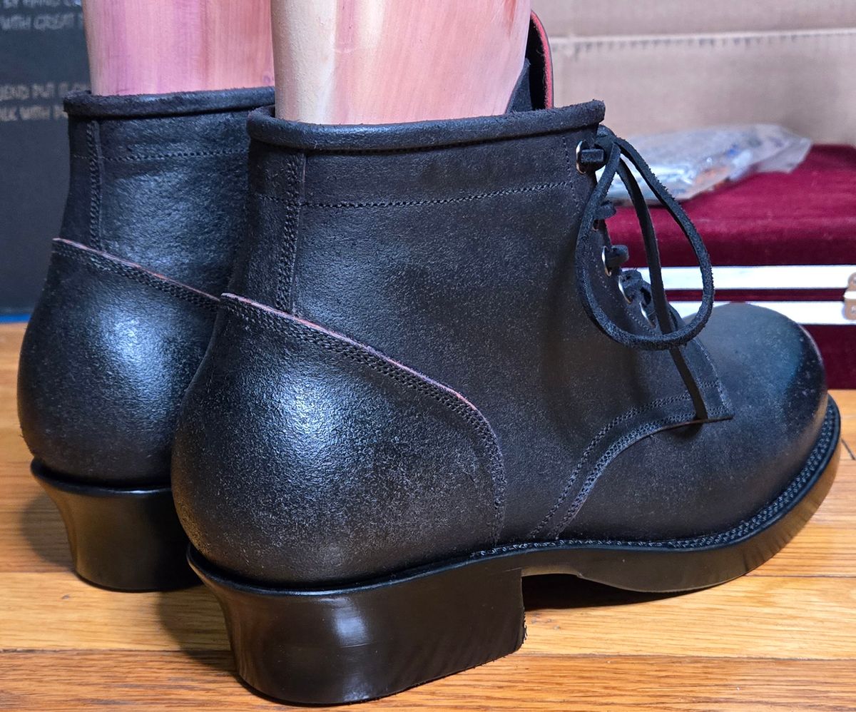 Photo by chuligani on February 10, 2026 of the Prof Barnets Bulky Boondocker in Badalassi Carlo Minerva Box Red Overdyed Black.