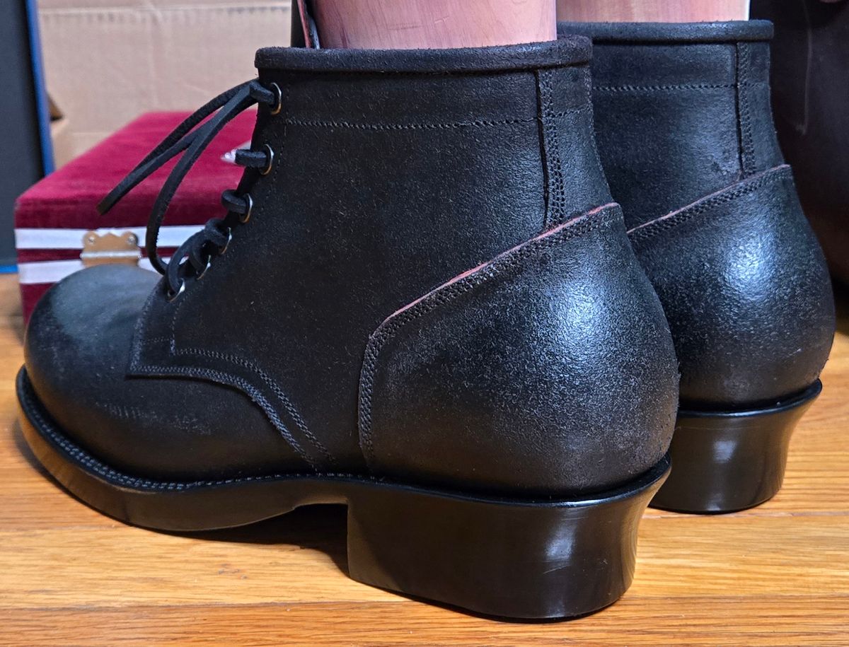 Photo by chuligani on February 10, 2026 of the Prof Barnets Bulky Boondocker in Badalassi Carlo Minerva Box Red Overdyed Black.
