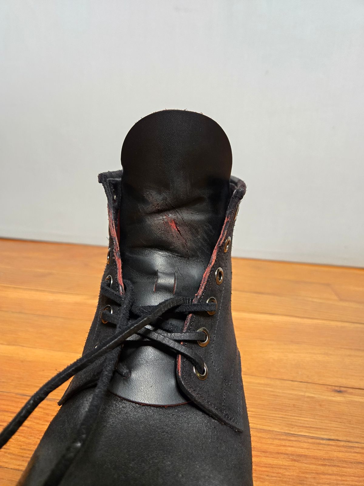 Photo by chuligani on April 30, 2026 of the Prof Barnets Bulky Boondocker in Badalassi Carlo Minerva Box Red Overdyed Black.