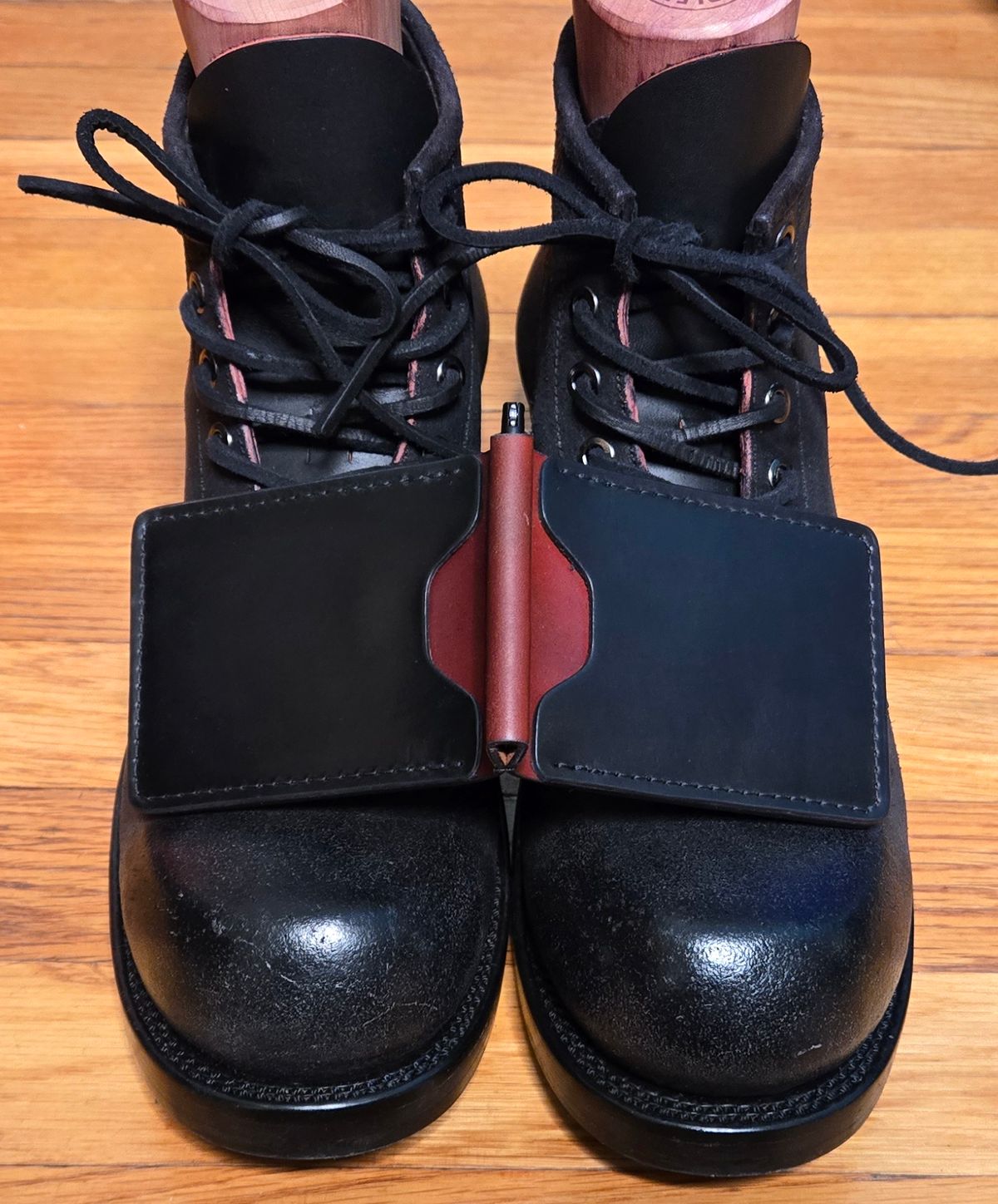 Photo by chuligani on March 4, 2026 of the Prof Barnets Bulky Boondocker in Badalassi Carlo Minerva Box Red Overdyed Black.