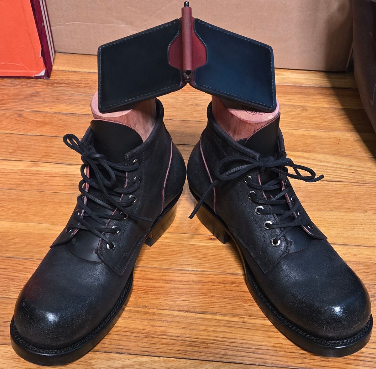 Photo by chuligani on March 4, 2026 of the Prof Barnets Bulky Boondocker in Badalassi Carlo Minerva Box Red Overdyed Black.