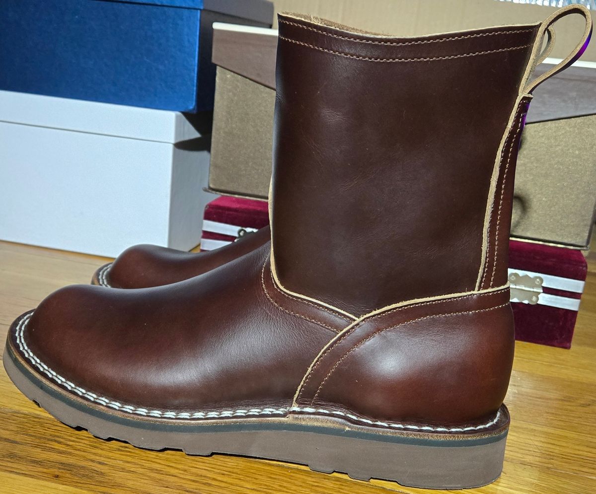 Photo by chuligani on January 3, 2026 of the Nicks Wellington 365 in Horween Brown Shackleton.