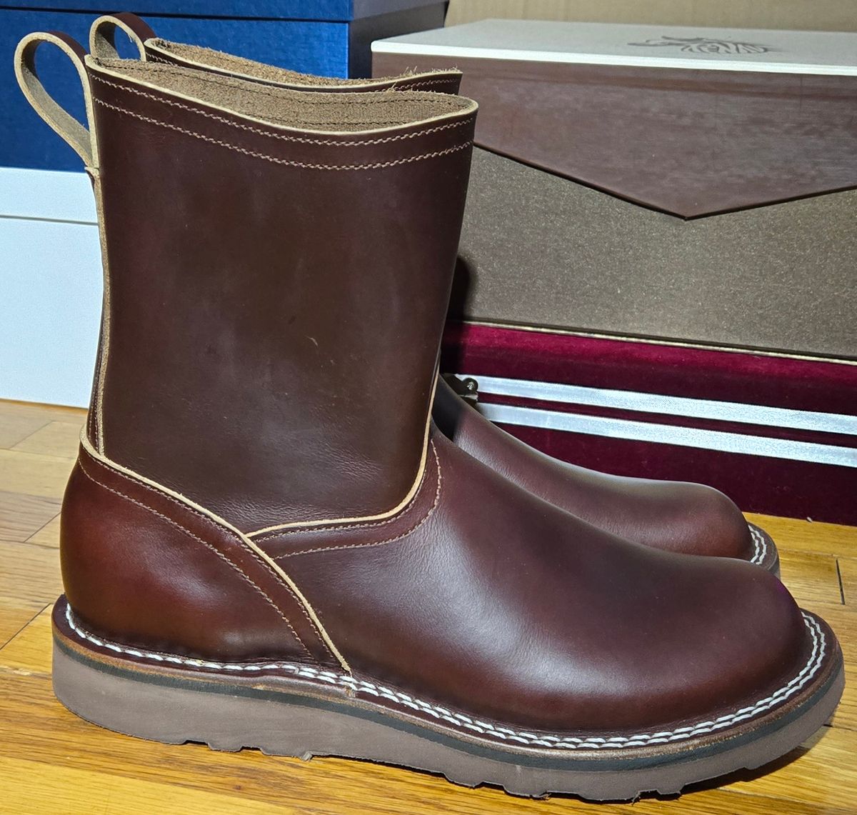 Photo by chuligani on January 3, 2026 of the Nicks Wellington 365 in Horween Brown Shackleton.