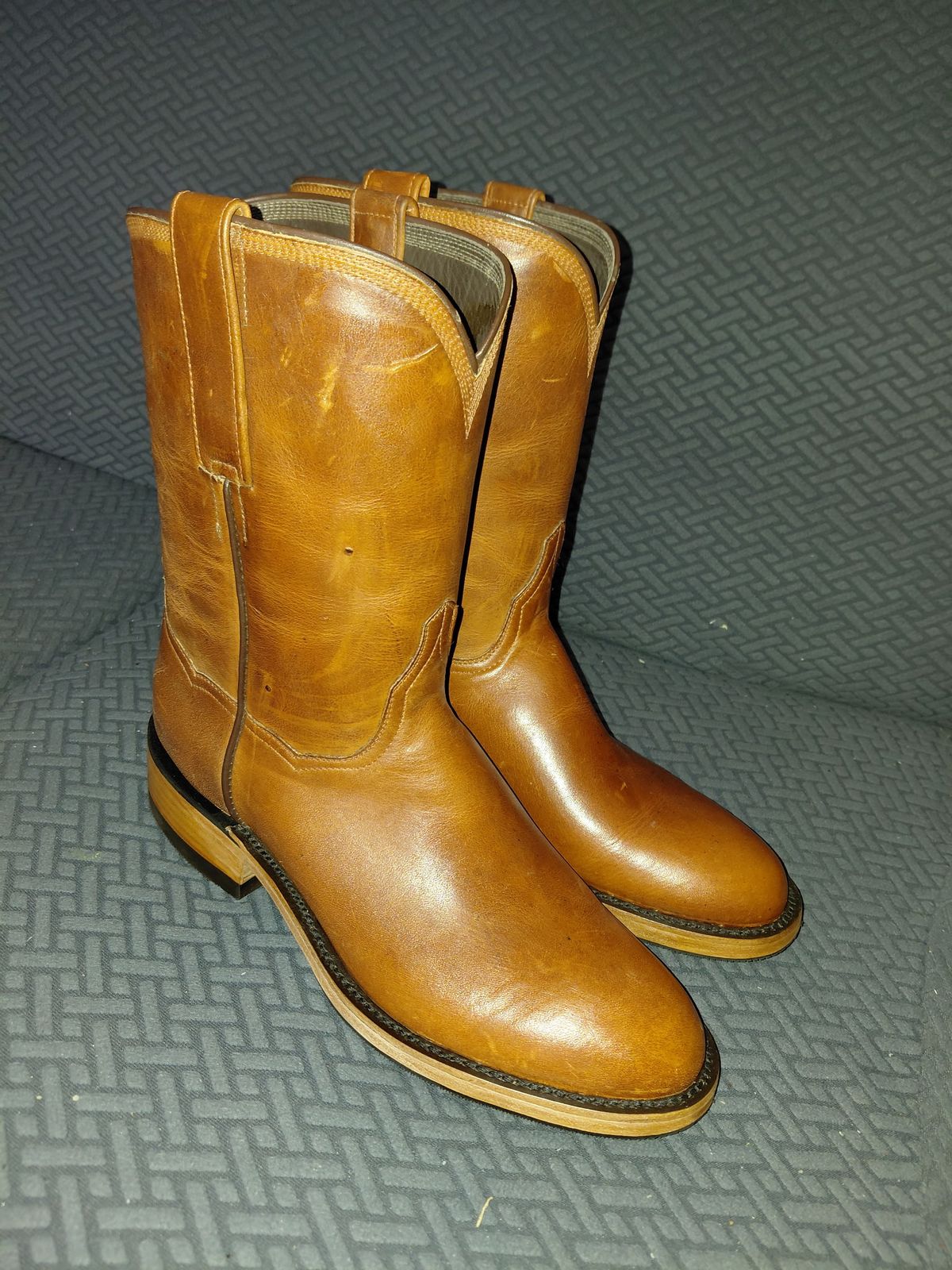 Photo by chuligani on May 16, 2026 of the BNV Boots Roper in Horween English Tan Cypress.