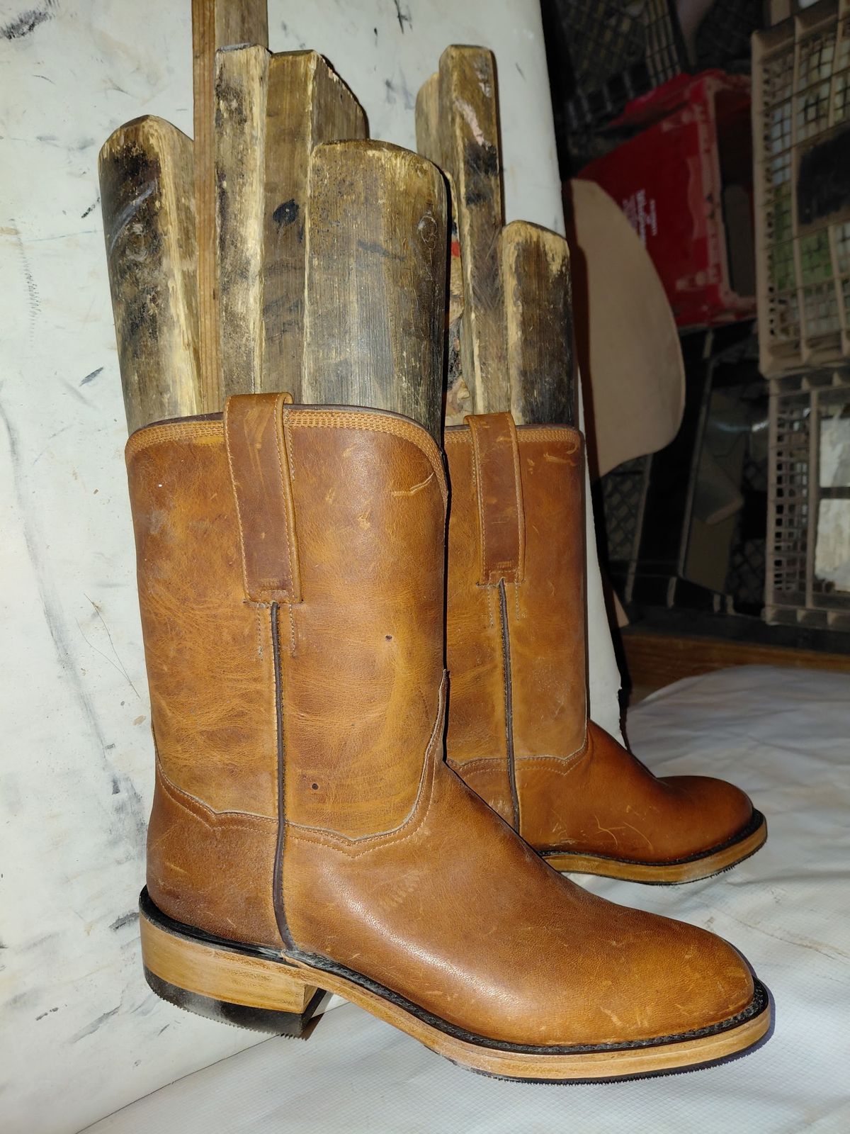 Photo by chuligani on May 6, 2026 of the BNV Boots Roper in Horween English Tan Cypress.