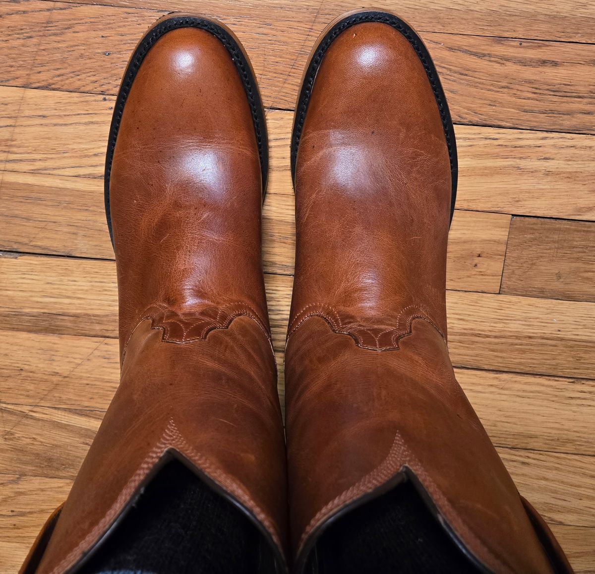 Photo by chuligani on May 23, 2026 of the BNV Boots Roper in Horween English Tan Cypress.
