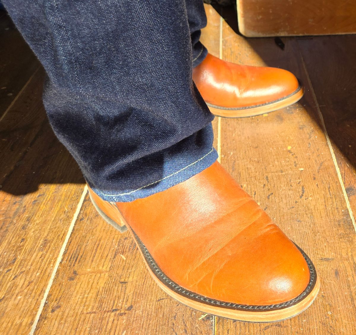 Photo by chuligani on June 8, 2026 of the BNV Boots Roper in Horween English Tan Cypress.