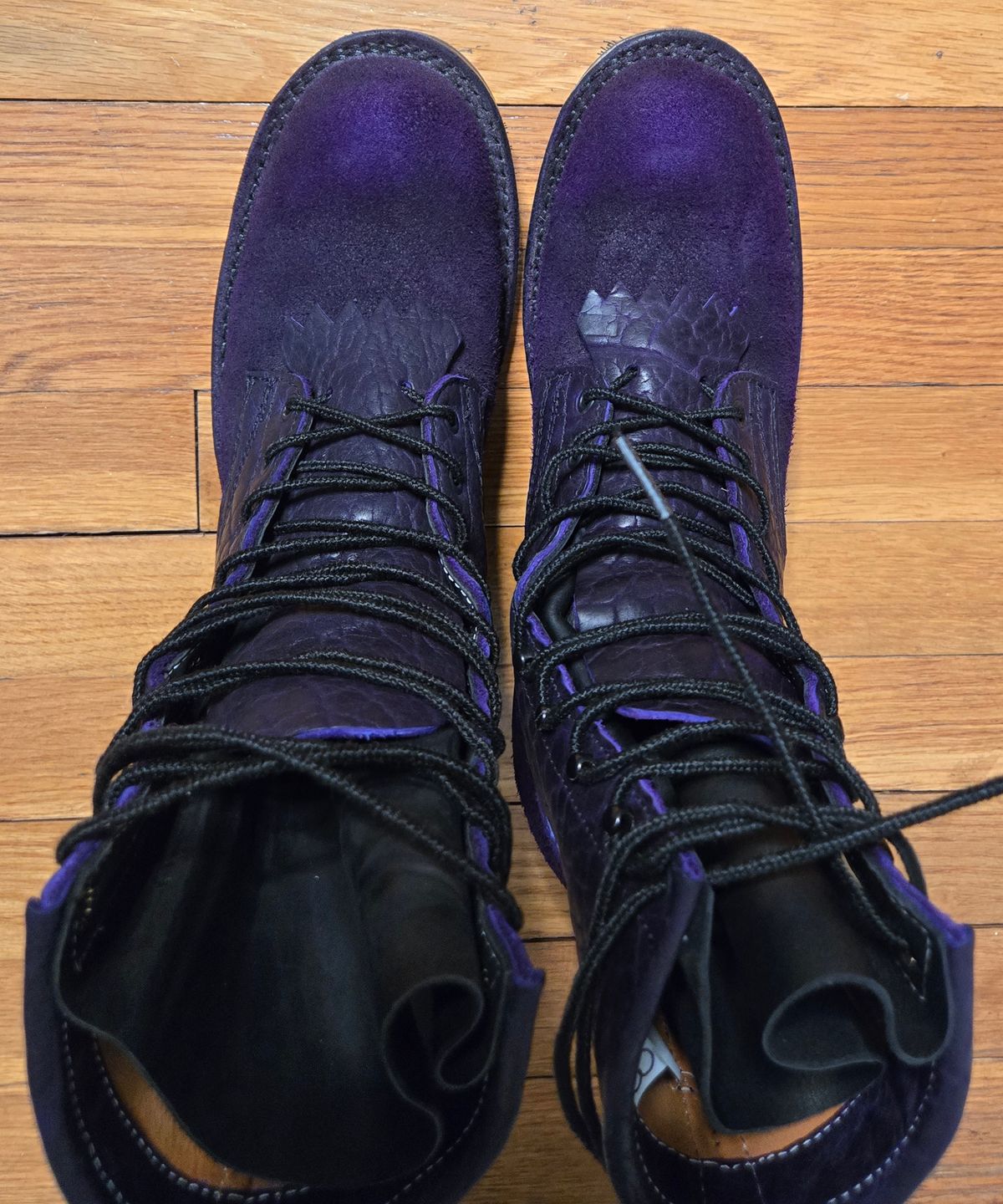 Photo by chuligani on March 16, 2026 of the Frank's Boots Front Range in Law Tanning Nightshade Big Horn Shrunken Bison.