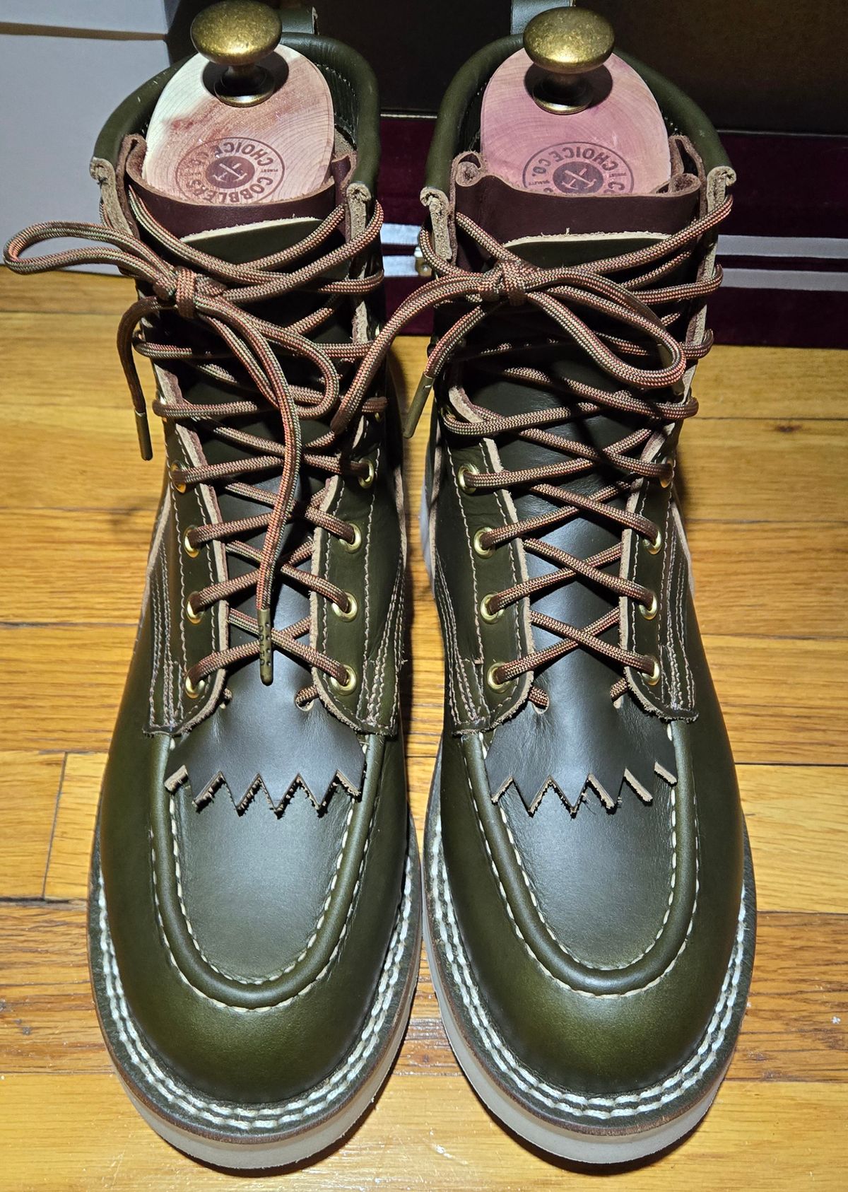 Photo by chuligani on January 10, 2026 of the Nicks 365 Stitchdown in Horween Greener Pastures Shackleton.
