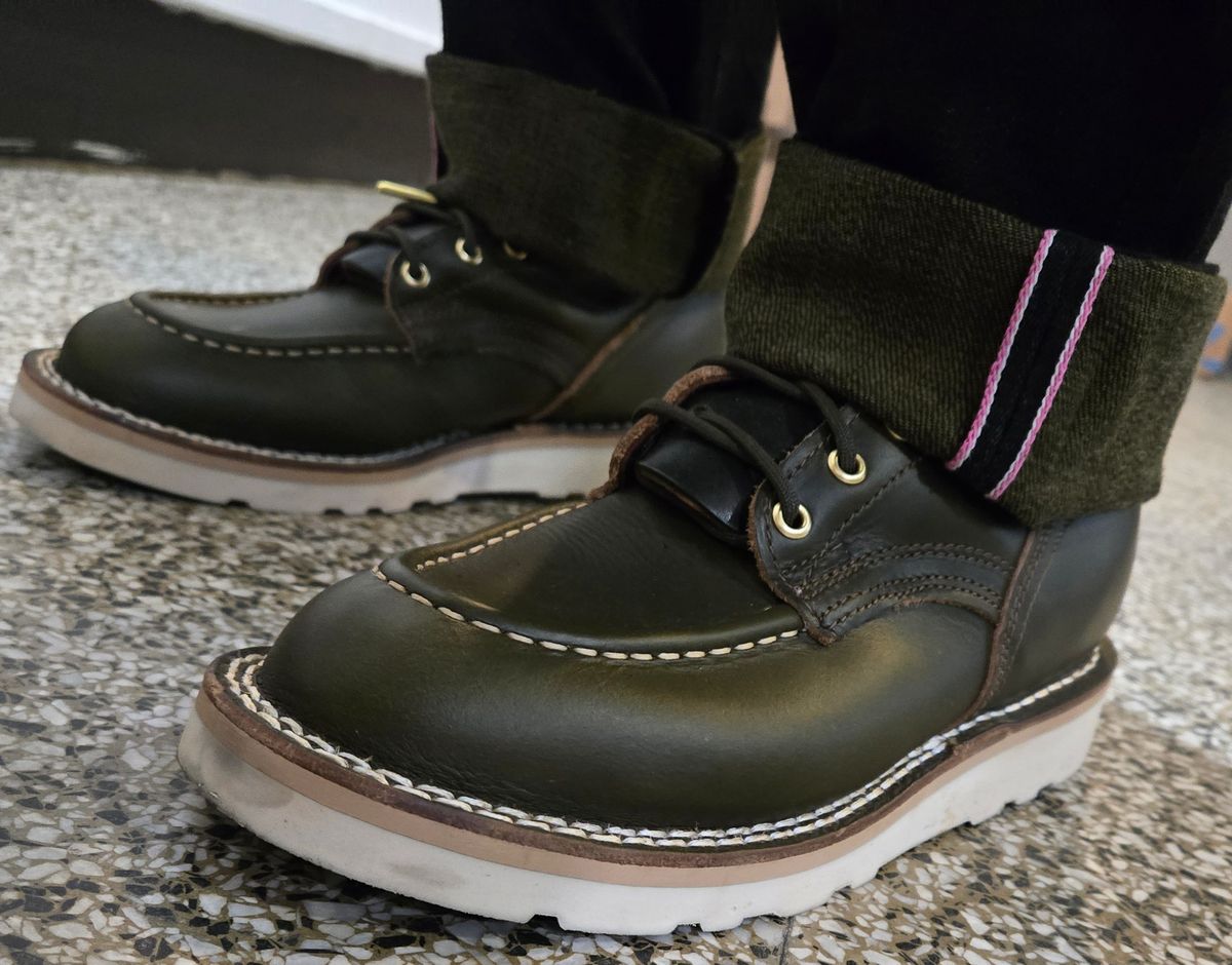 Photo by chuligani on April 23, 2026 of the Nicks 365 Stitchdown in Horween Greener Pastures Shackleton.