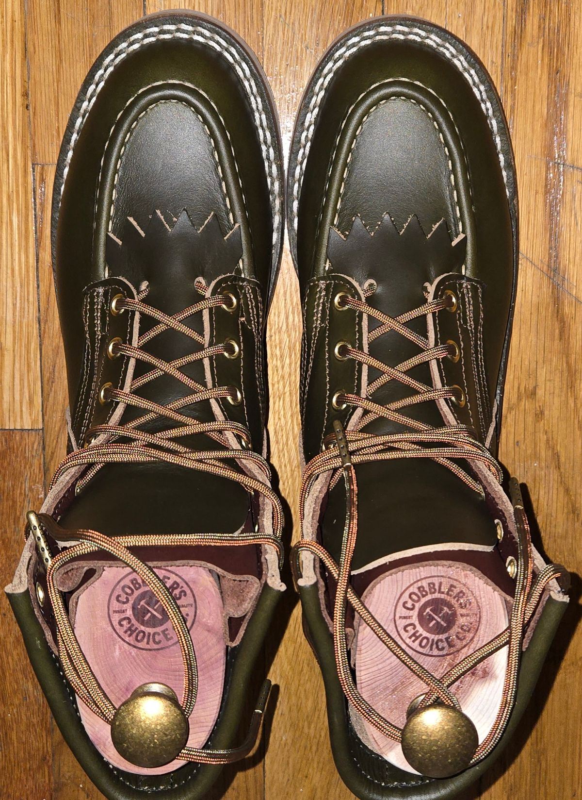 Photo by chuligani on January 11, 2026 of the Nicks 365 Stitchdown in Horween Greener Pastures Shackleton.