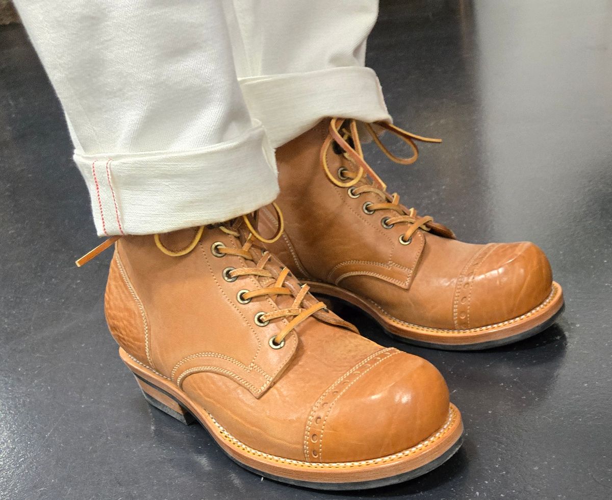 Photo by chuligani on October 9, 2025 of the Prof Barnets Bulky Cap Toe Boots in Maryam Shrunken Horse Culatta Honey.