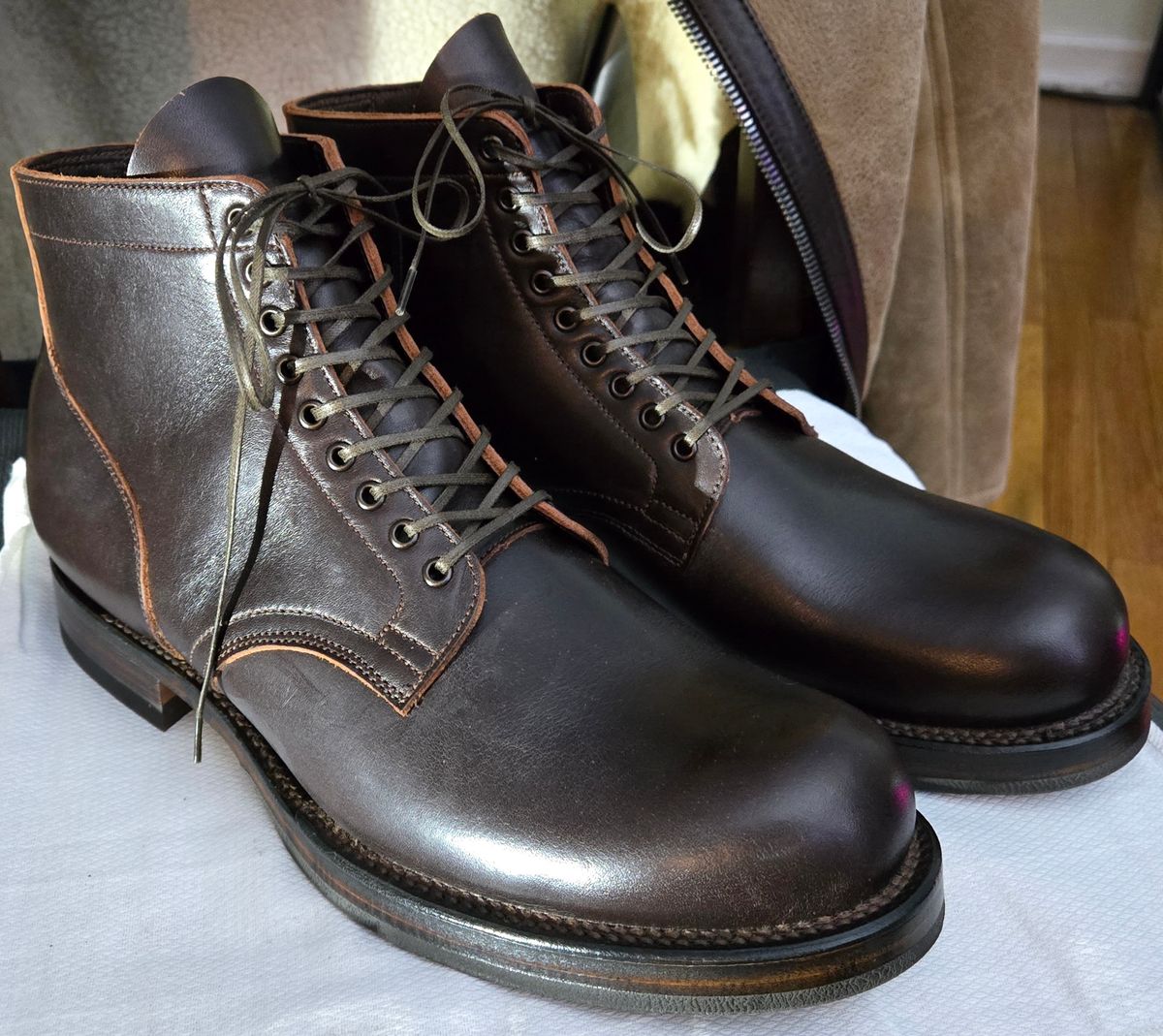 Photo by chuligani on February 13, 2025 of the Viberg Service Boot in Horween Dark Brown Wooly Chromexcel.