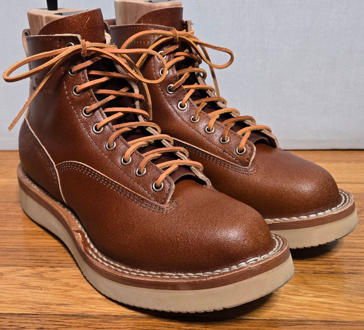 Photo by chuligani on May 6, 2026 of the White's C350LTT-CS in Horween Tan Waxed Flesh Essex.