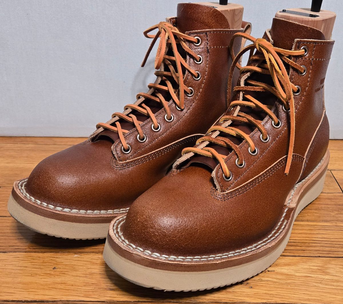 Photo by chuligani on May 6, 2026 of the White's C350LTT-CS in Horween Tan Waxed Flesh Essex.