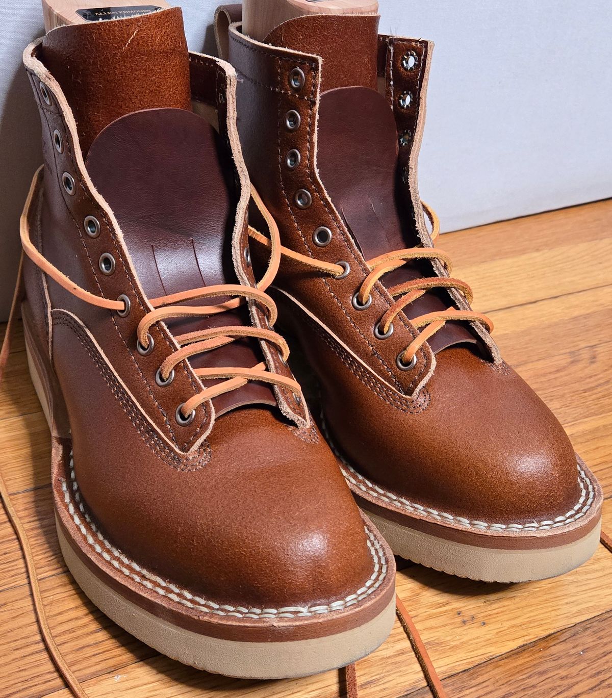 Photo by chuligani on May 6, 2026 of the White's C350LTT-CS in Horween Tan Waxed Flesh Essex.