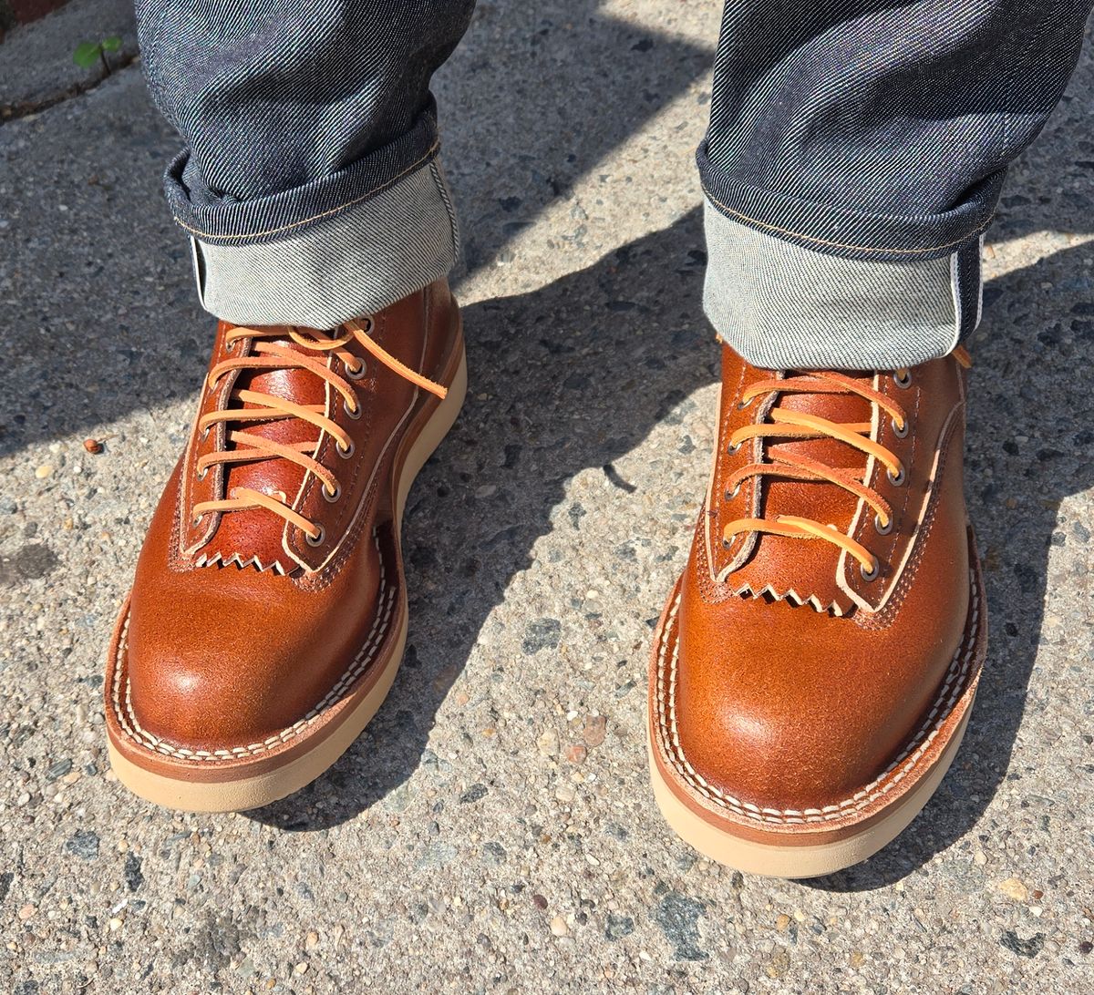 Photo by chuligani on April 4, 2026 of the White's C350LTT-CS in Horween Tan Waxed Flesh Essex.