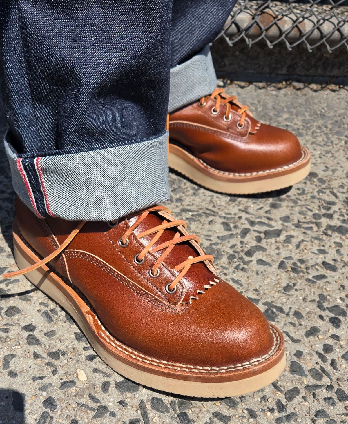 Photo by chuligani on April 24, 2026 of the White's C350LTT-CS in Horween Tan Waxed Flesh Essex.