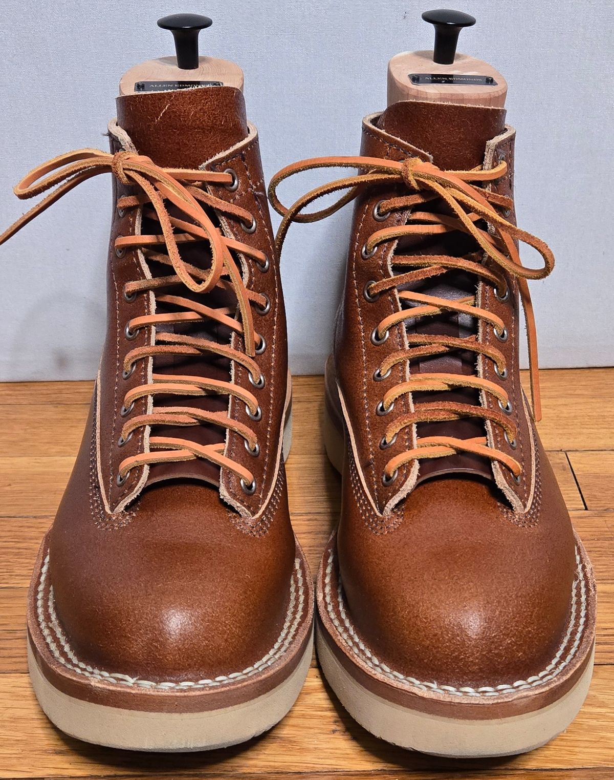 Photo by chuligani on May 6, 2026 of the White's C350LTT-CS in Horween Tan Waxed Flesh Essex.