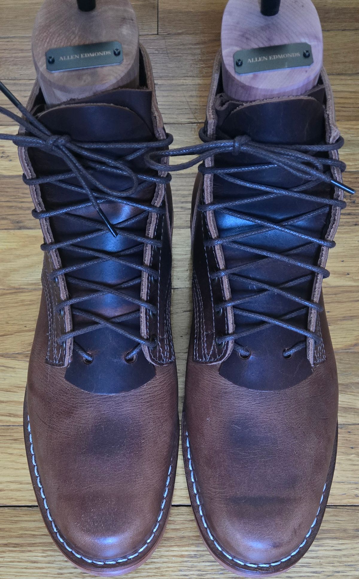 Photo by chuligani on October 1, 2025 of the Nicks Lace Up Heritage in Italian Brown Cypress.
