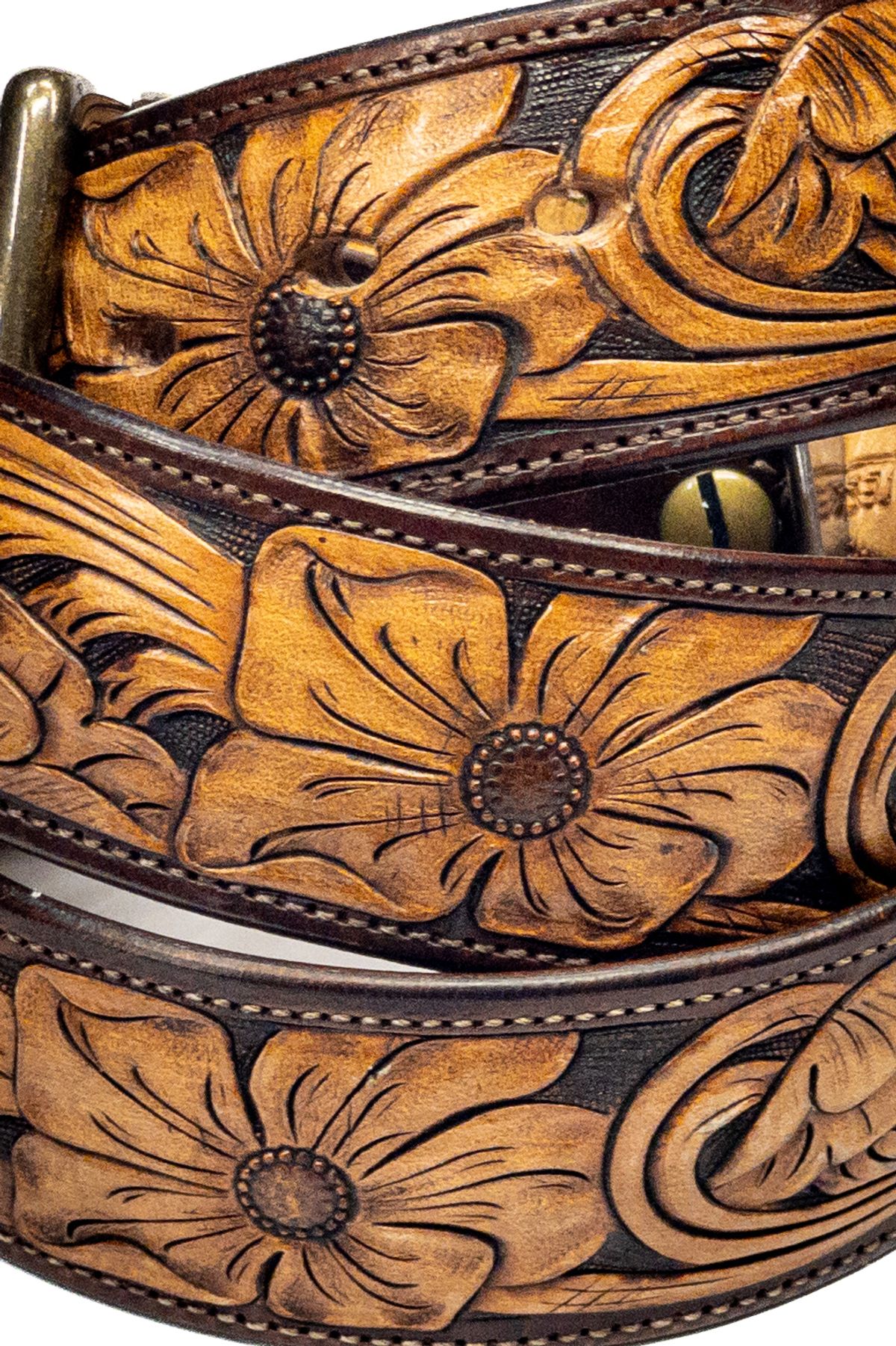 Photo by thenewreligion on November 6, 2025 of the Jarrett Van Curen Tooled Western Belt in Unknown Natural Veg Tan.
