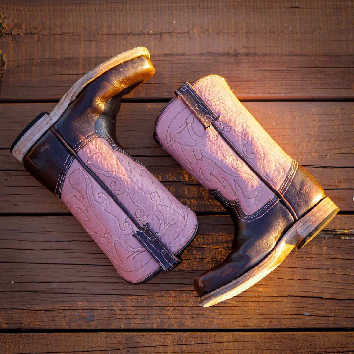 Photo by thenewreligion on December 5, 2024 of the Self-Made Cowboy Boot in Water Buffalo.