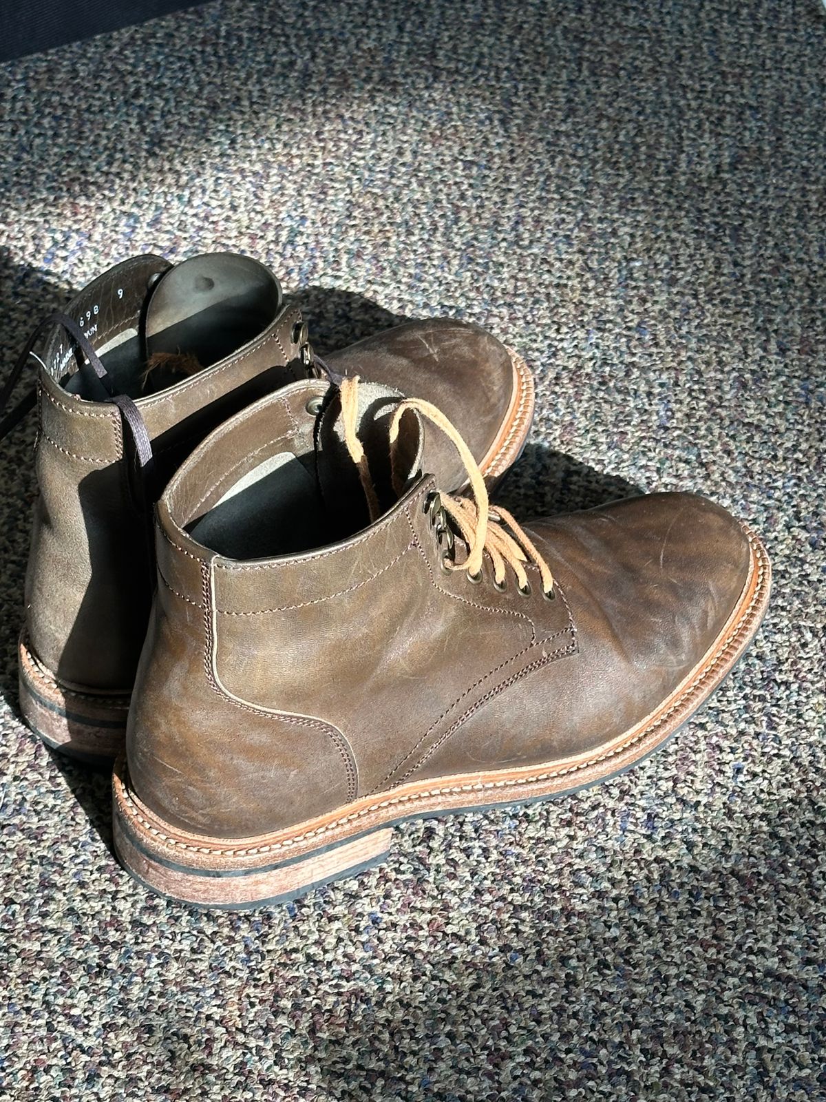 Photo by DenimKnight on February 3, 2025 of the Parkhurst The Allen in Maryam Asphalt Waxed Horsebutt.