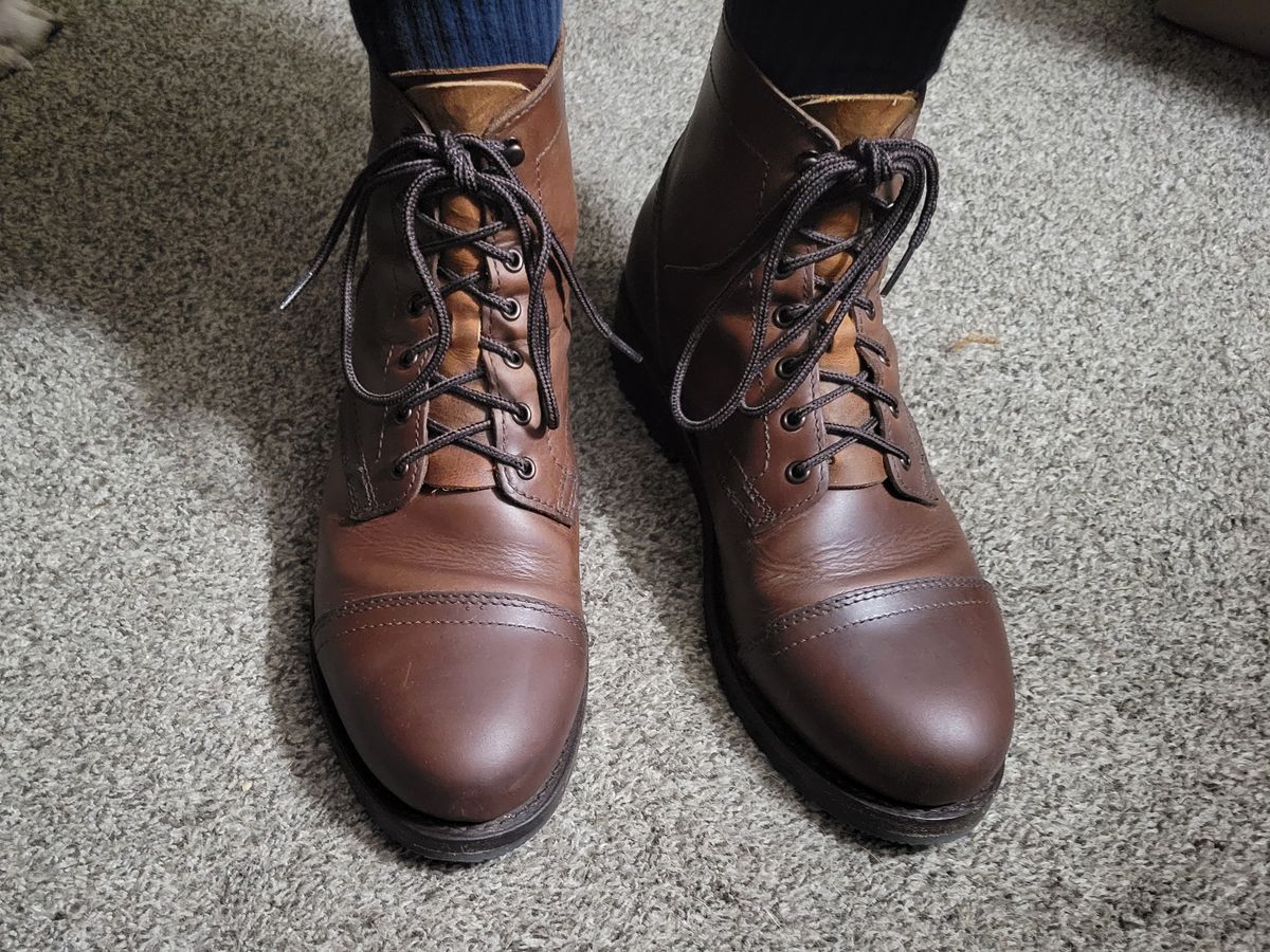 Photo by GrantR on November 4, 2025 of the Thursday Thursday / Heritage Captain in Thursday / Rustic Brown Pull Up.