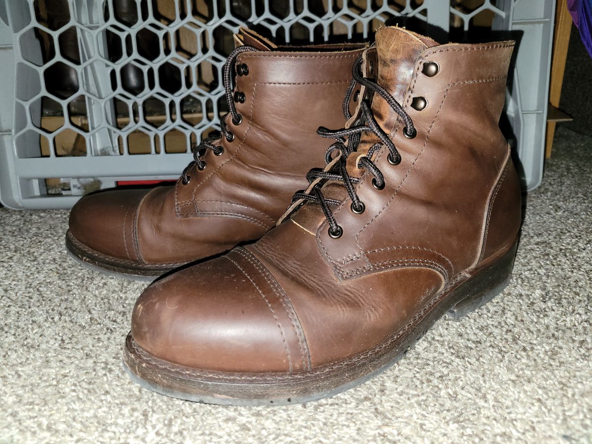 Photo by GrantR on December 19, 2025 of the Thursday Thursday / Heritage Captain in Thursday / Rustic Brown Pull Up.