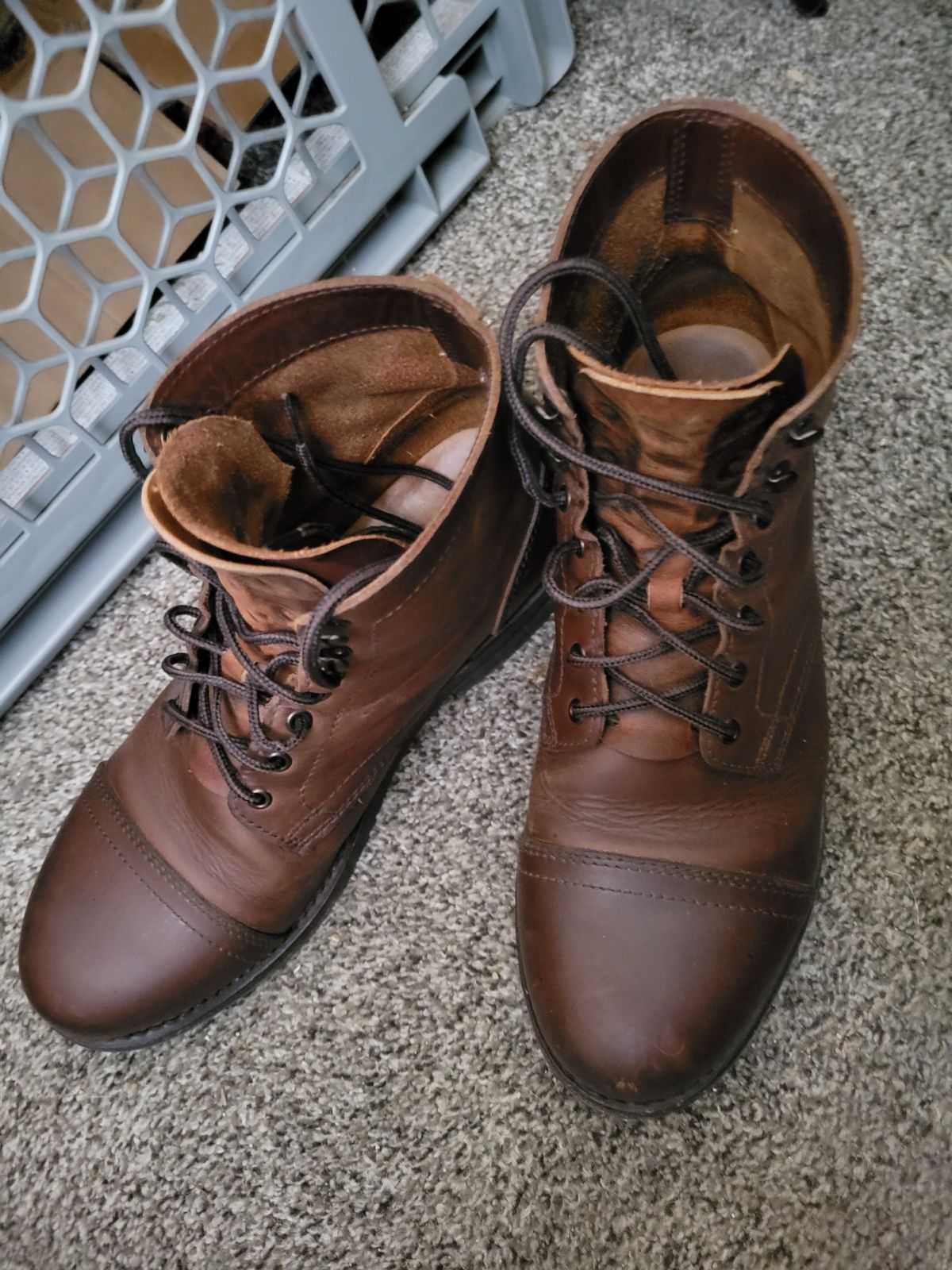 Photo by GrantR on December 19, 2025 of the Thursday Thursday / Heritage Captain in Thursday / Rustic Brown Pull Up.