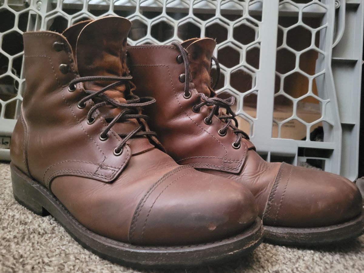 Photo by GrantR on February 3, 2026 of the Thursday Thursday / Heritage Captain in Thursday / Rustic Brown Pull Up.